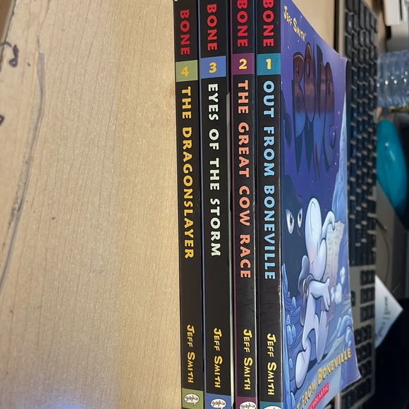 Bone series softcover books 1-4 - Picture 2 of 2